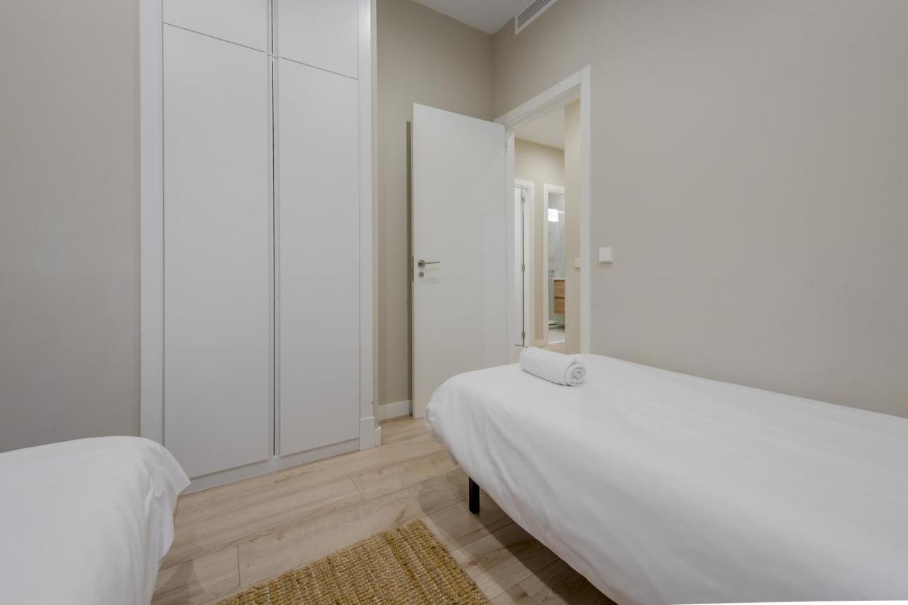 Acogedor Apt 3 Habitaciones Y Terraza En El Centro Madrid Kültér fotó